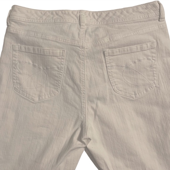 Chico's Platinum white jeans 1.5 short 10 - Picture 3 of 10